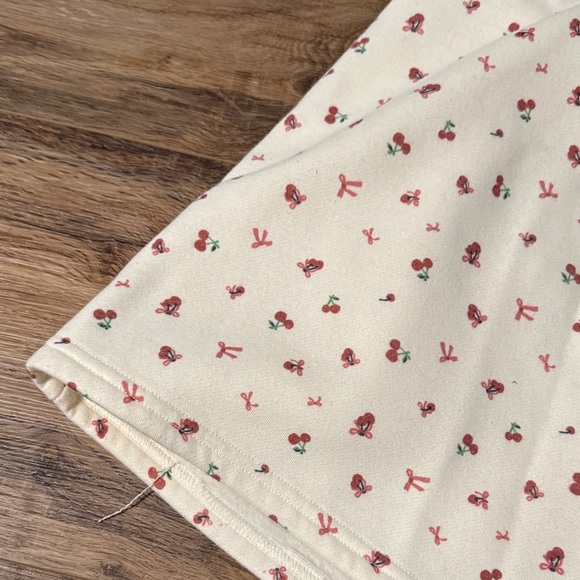 Women's Cream Athletic Shorts with Floral Print - Picture 4 of 5